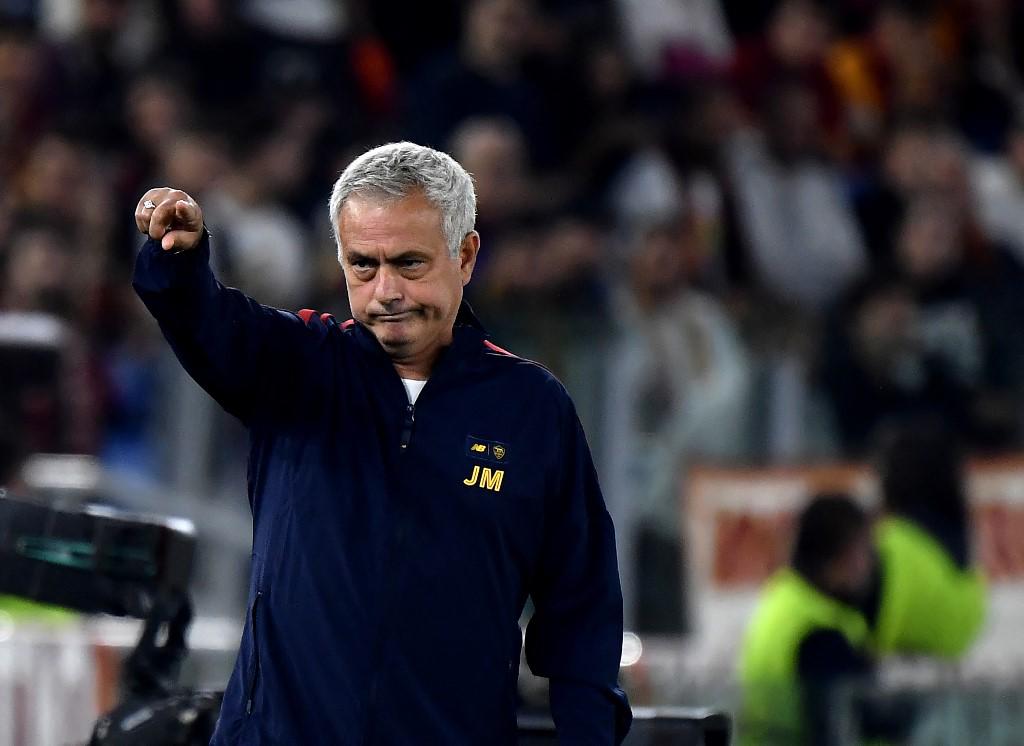 José Mourinho y su frustración tras la derrota como local de la Roma.