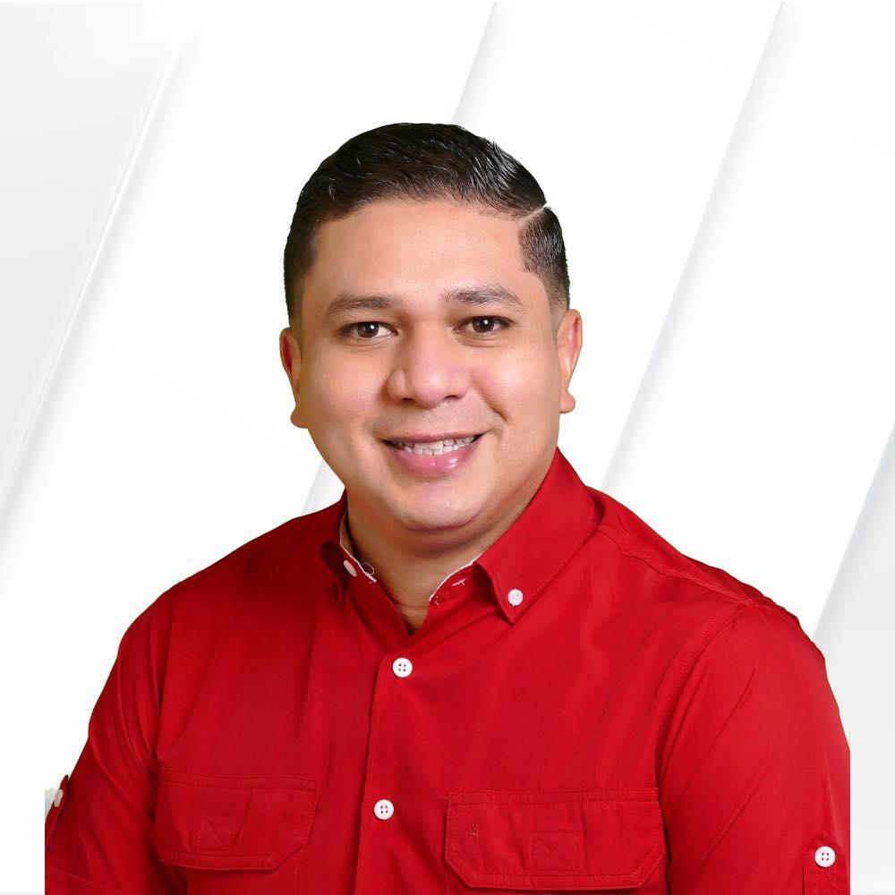 Eduardo Díaz asegura haber ganado alcaldía progreseña; Alexander lidera votación