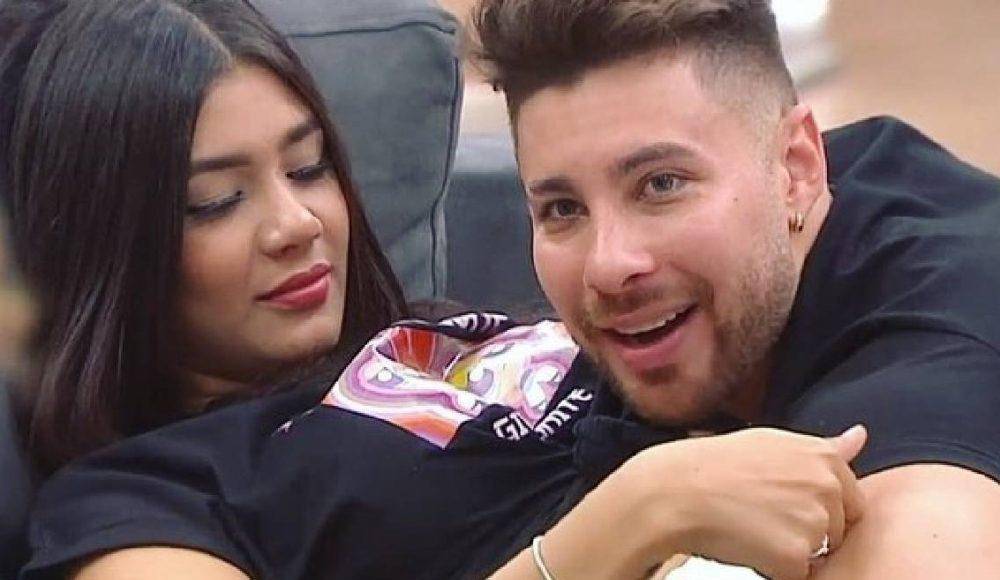 En el mismo reality turco, Melfi fue captado coqueteando con Griss Romero, la Miss World Honduras 2019. Ana Grisell Romero Nájeraes originaria de Olanchito, un municipio del departamento de Yoro, en Honduras, tenía 23 años en ese momento. 