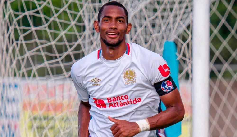 Jerry Bengtson (Delantero). Cada año que termina contrato, cuenta con la bendición de Troglio. Es el hombre gol que no le ha fallado.