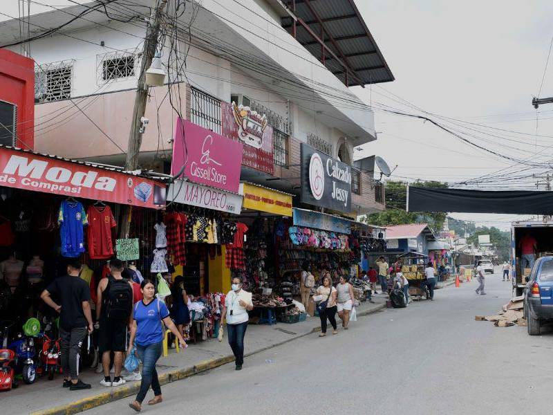 Múltiples negocios cierran y a otros les es difícil crecer o simplemente evitan modificar su presentación física y comercial para pasar por desapercibidos ante la ola de extorsión.