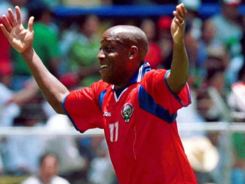 Hernán Medford marcó el gol que le dio el triunfo a Costa Rica contra México.