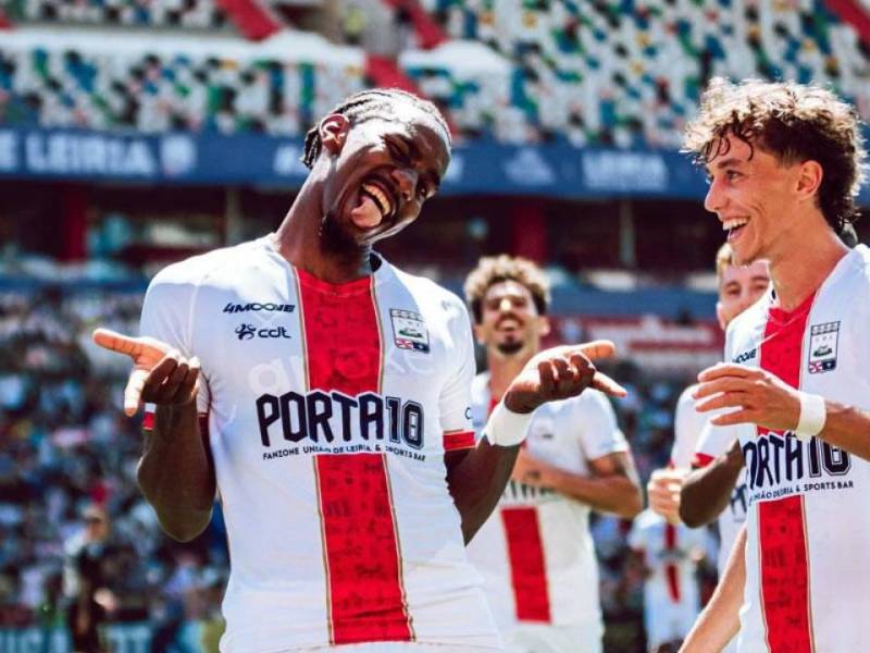 Bryan Róchez se despachó con doblete en la paliza de su equipo en Portugal.