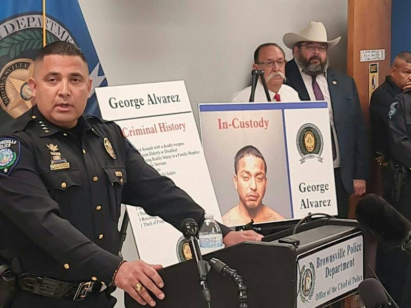 El jefe de policía de Brownsville, Félix Sauceda, reveló la identidad del autor del atropello masivo en una conferencia de prensa.