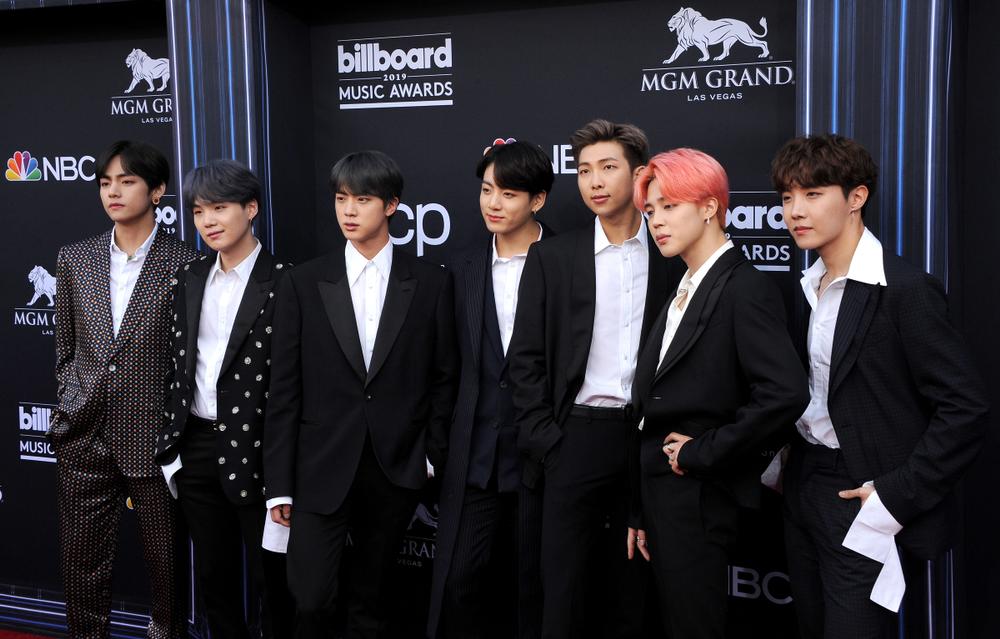 Claudia Sheinbaum confirma regreso de BTS a México en 2027