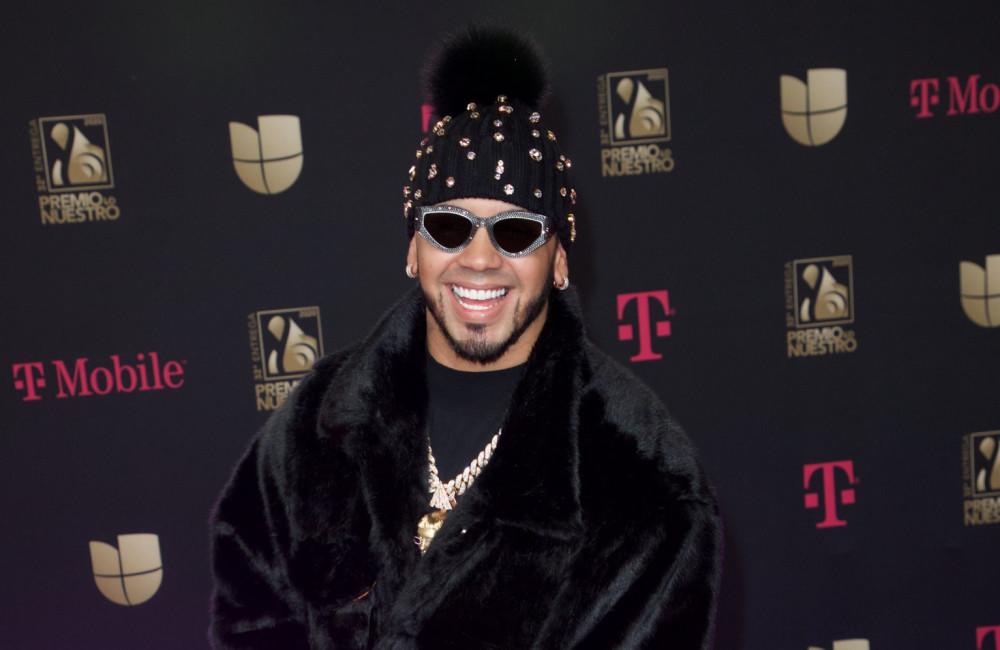 Anuel AA no se ha borrado el tatuaje de Karol G en su espalda