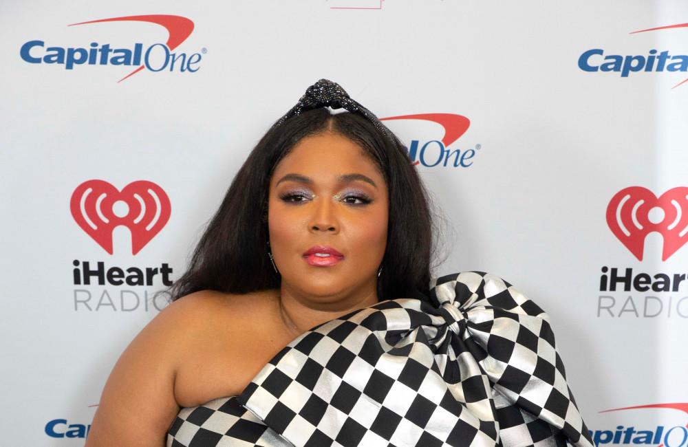 Lizzo podría ser demandada por acoso sexual e impago