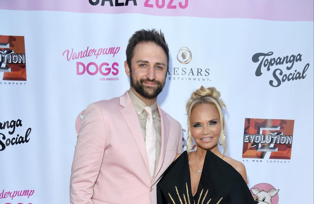 Kristin Chenoweth se casa con Josh Bryant