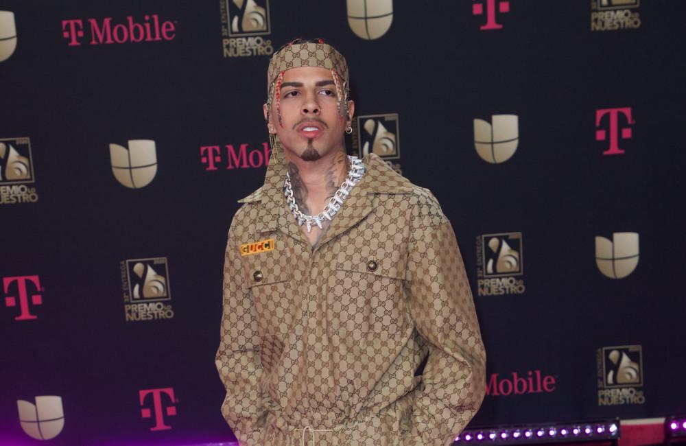 Rauw Alejandro le dice “cerdo” a Jhay Cortez por faltarle al respeto a Rosalía