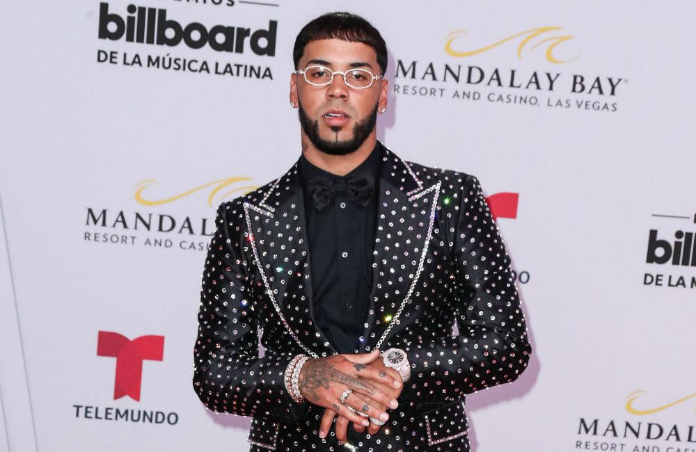 Hermana de Anuel lo defiende y asegura que el hijo del cantante “no duerme en la calle”