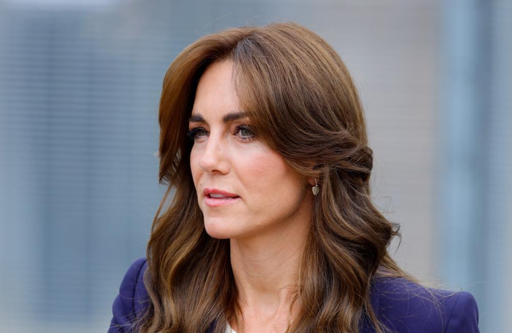 El tío de Kate Middleton se disculpa por criticar a Meghan Markle en su última entrevista