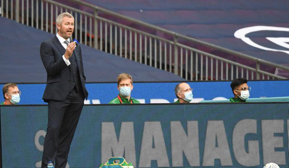 Posteriormente, comentó sobre su despido: “Me llevaron a una reunión diciendo que habían presentado una denuncia contra mí y que el abogado del club se pondría en contacto y los abogados externos organizarían una investigación”.