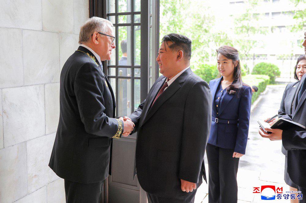 Hija de Kim hace su debut internacional y se perfila como la primera 'reina' de Pionyang