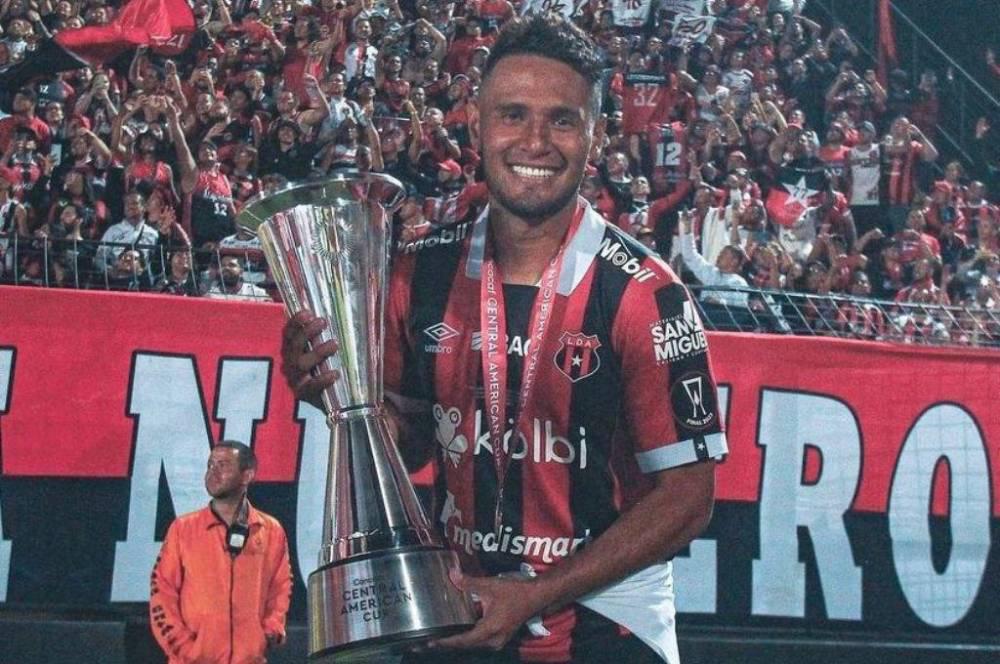 ¿Se va Alex López del Alajuelense? Esto dicen en Costa Rica