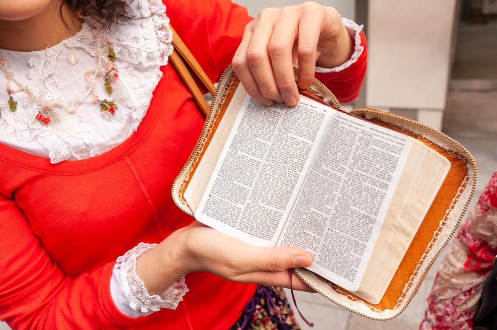 Testigos de Jehová ajustan su postura sobre el uso de la sangre