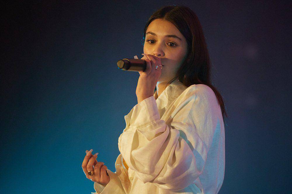 Myra, la artista internacional que cantará en la Alianza Francesa de SPS
