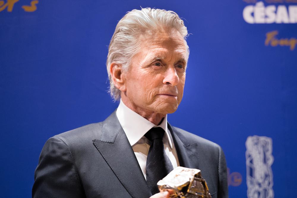Michael Douglas revela que fueron amantes con Kathleen Turner hace 40 años