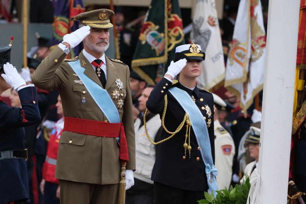 La monarquía española enfrenta años de escándalos y tensiones