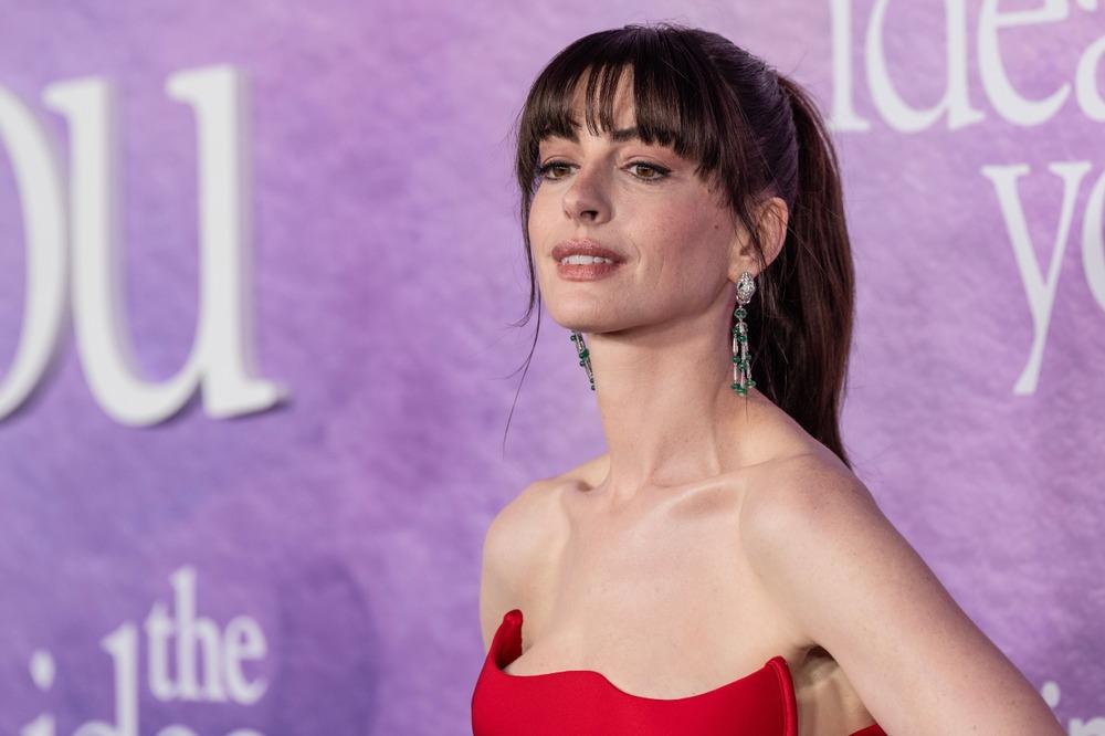 Anne Hathaway: Estuve medio ciega durante diez años