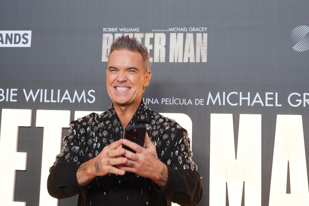 Robbie Williams revela que fue diagnosticado con autismo a los 52 años