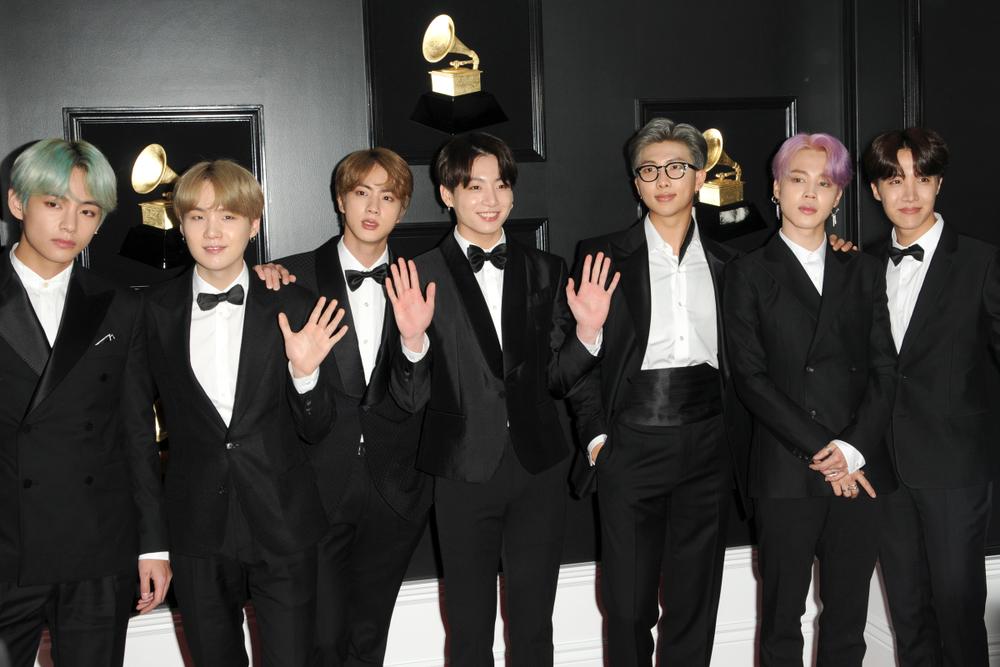 Claudia Sheinbaum confirma regreso de BTS a México en 2027