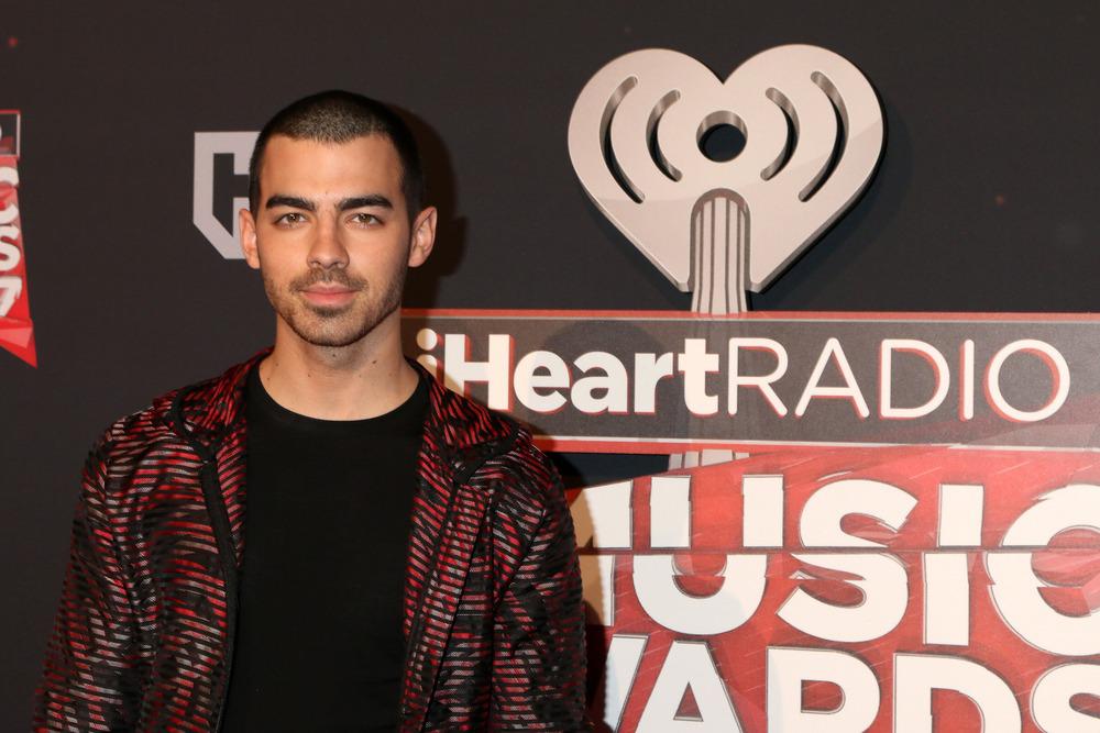 Joe Jonas habla de su salud mental y las redes lo cuestionan