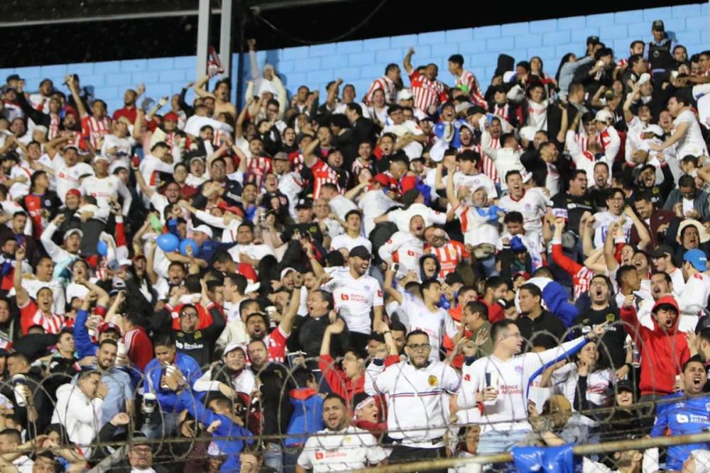 Olimpia, con la mejor afición del Apertura y Real España decepciona