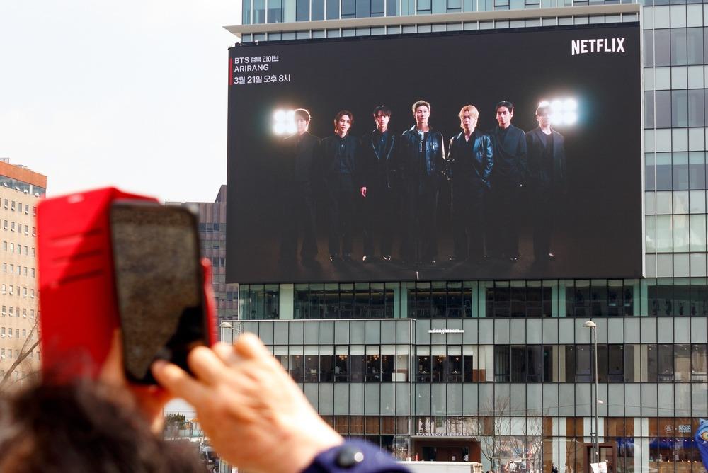 Claudia Sheinbaum confirma regreso de BTS a México en 2027