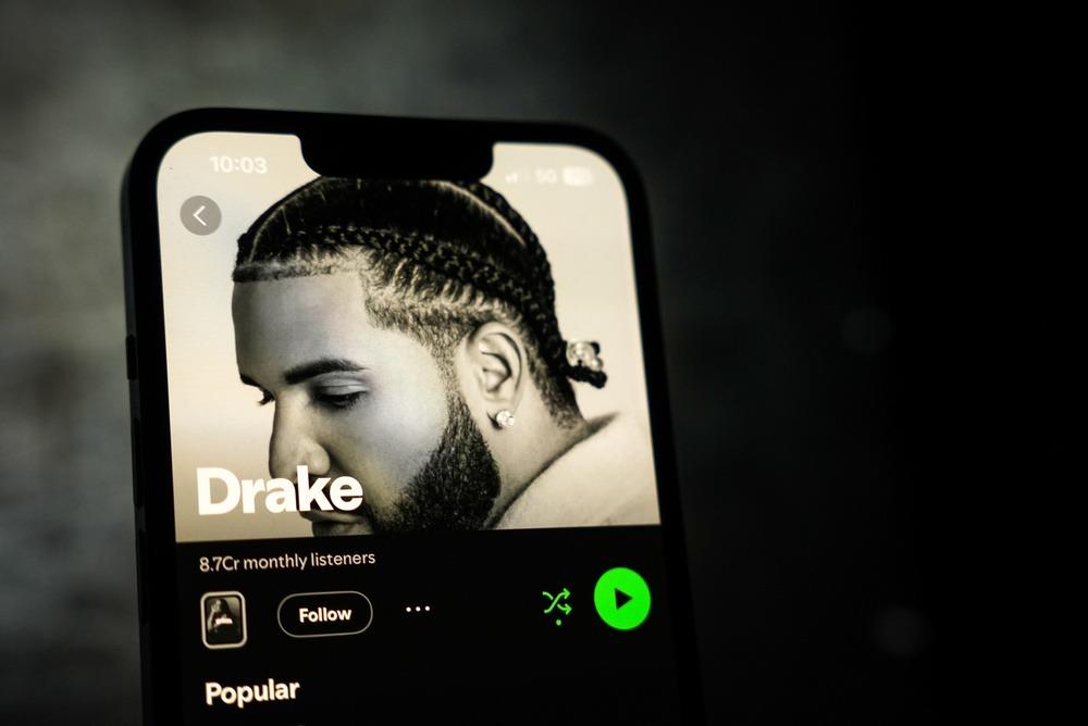 Drake supera histórica marca de Michael Jackson en la música