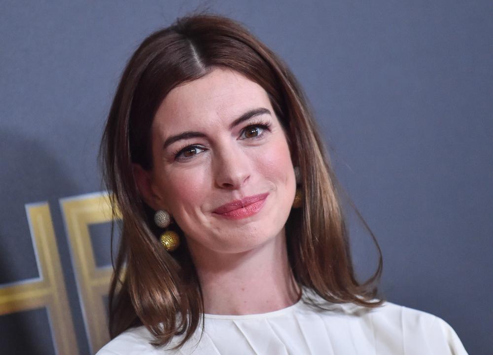 Anne Hathaway: Estuve medio ciega durante diez años