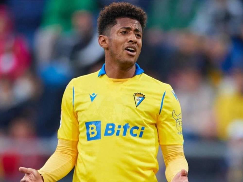 El Cádiz otra vez “aparta” al Choco y su DT explica los motivos