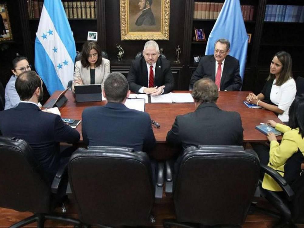 Sectores critican a asesores del gobierno para la Cicih: “Son nefastos”