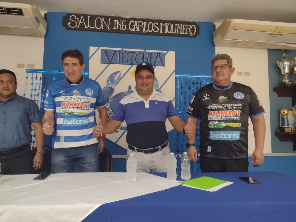 OFICIAL: Héctor Vargas regresa al banquillo del Victoria