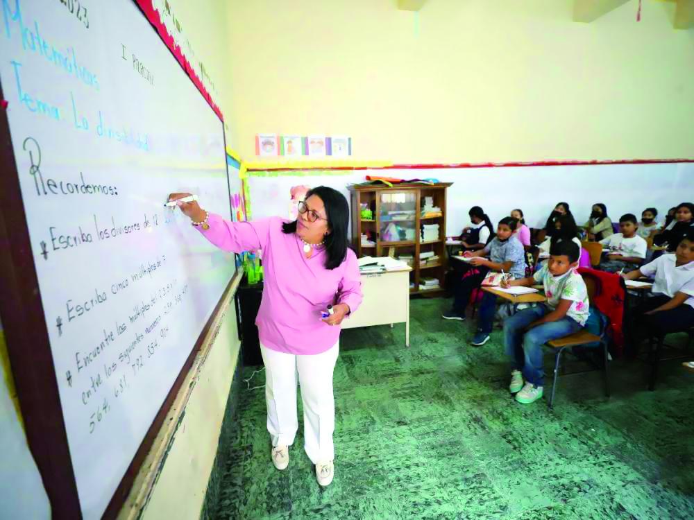 Docentes hondureños exigen pago de deuda histórica