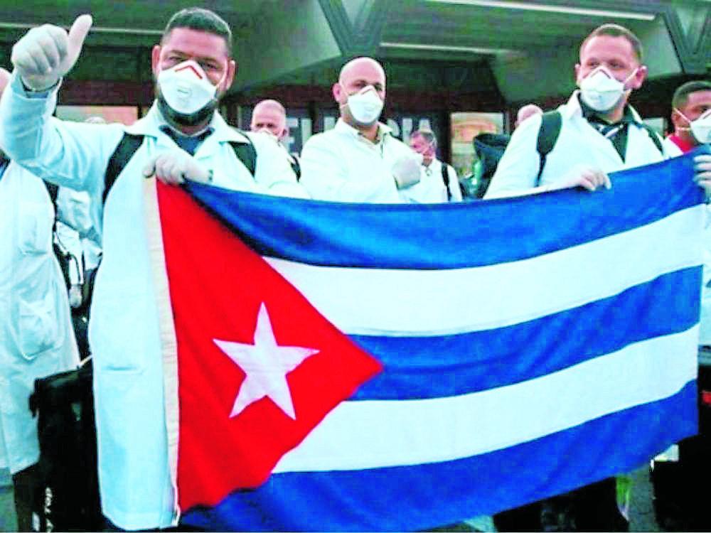 En enero llegan 88 médicos cubanos a Honduras
