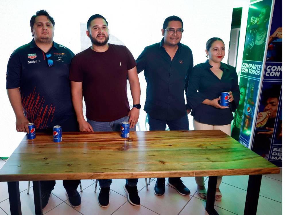 Ejecutivos y representantes de marcas patrocinadoras se dieron cita al evento.