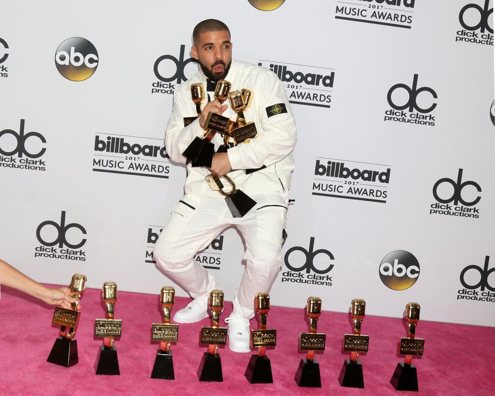Drake supera histórica marca de Michael Jackson en la música