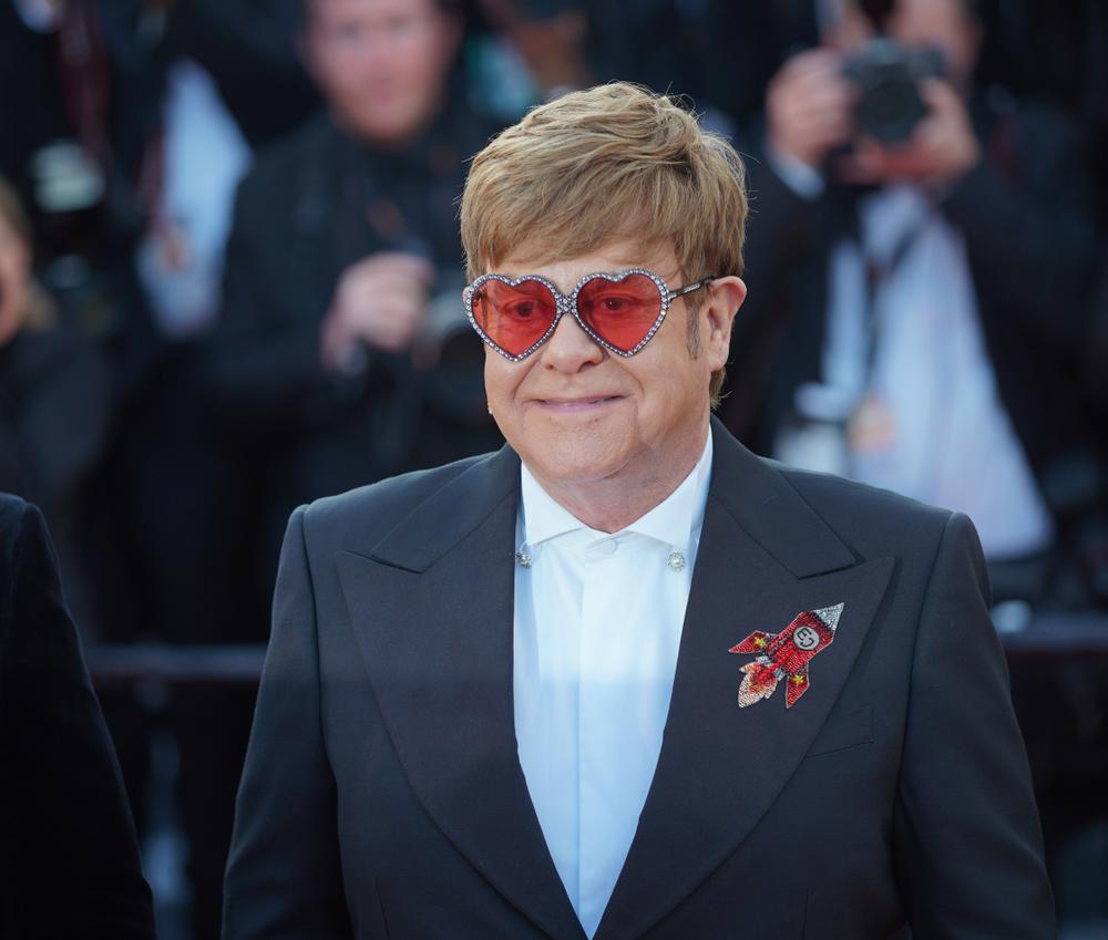 Elton John sigue optimista pese a sus problemas de salud