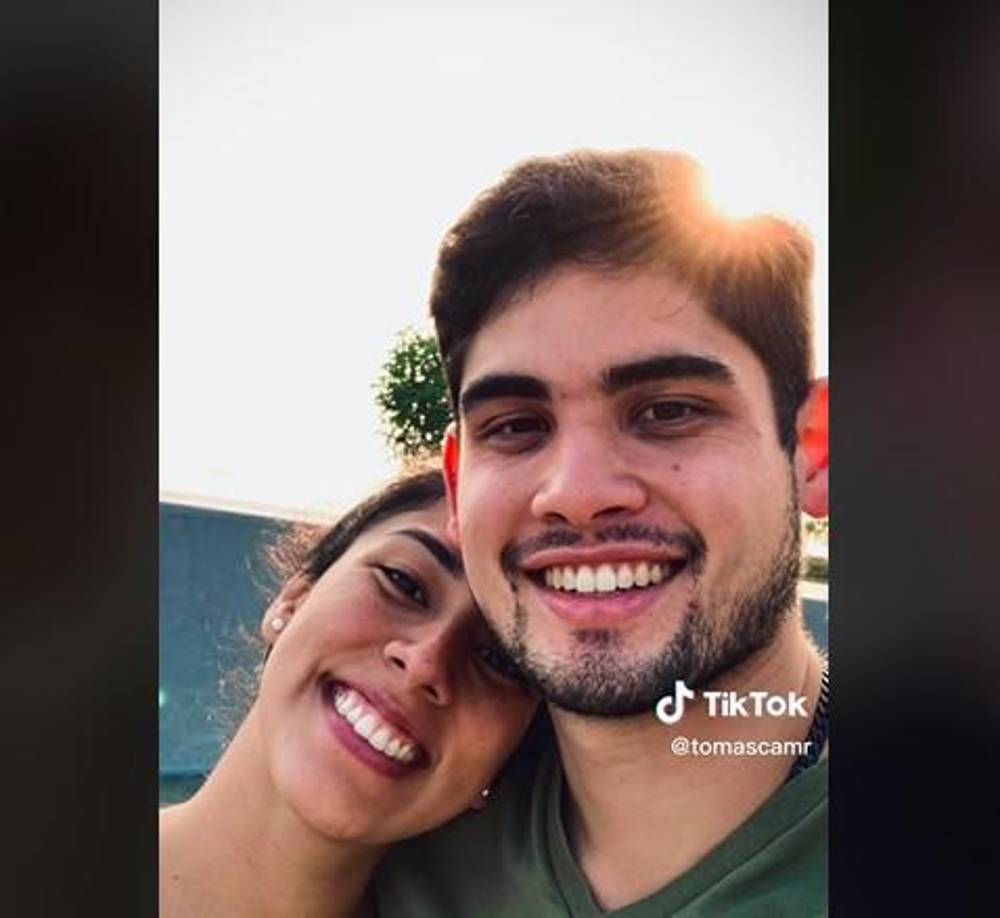 Tiempo después, la pareja se contactó por redes sociales y comenzaron a formalizar la relación.