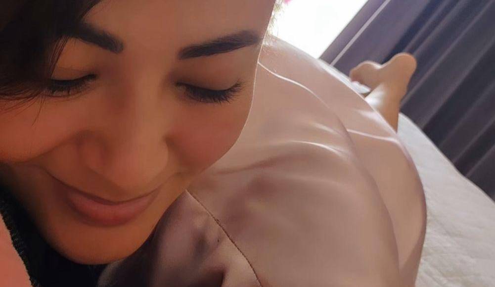 ”Oficialmente de vacaciones, como les explico que me acabo de despertar”, colgó Flores en sus historia.