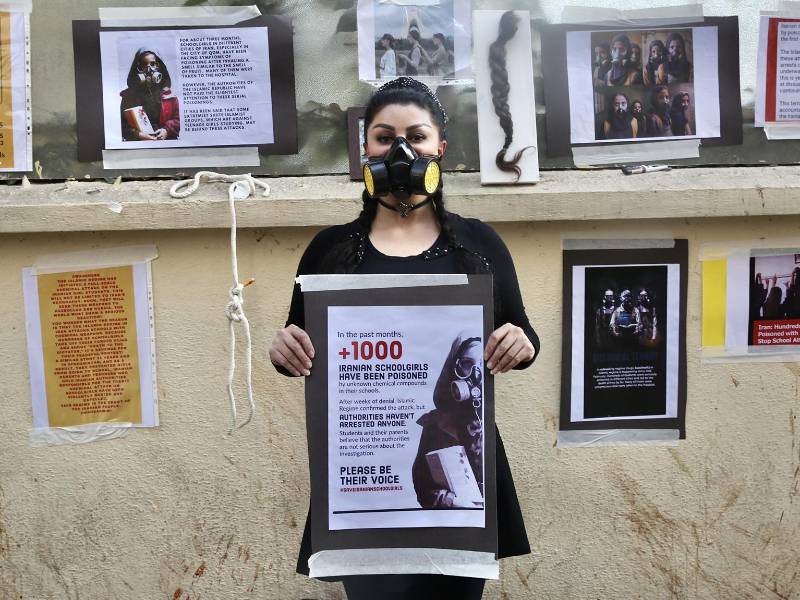 Las autoridades iraníes investigan los envenenamientos masivos en varias escuelas de niñas en todo el país.