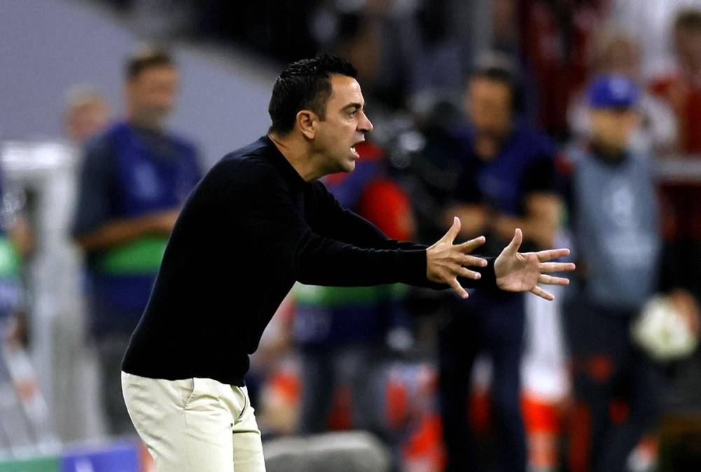 Xavi Hernández se fue muy molesto del Allianz Arena.