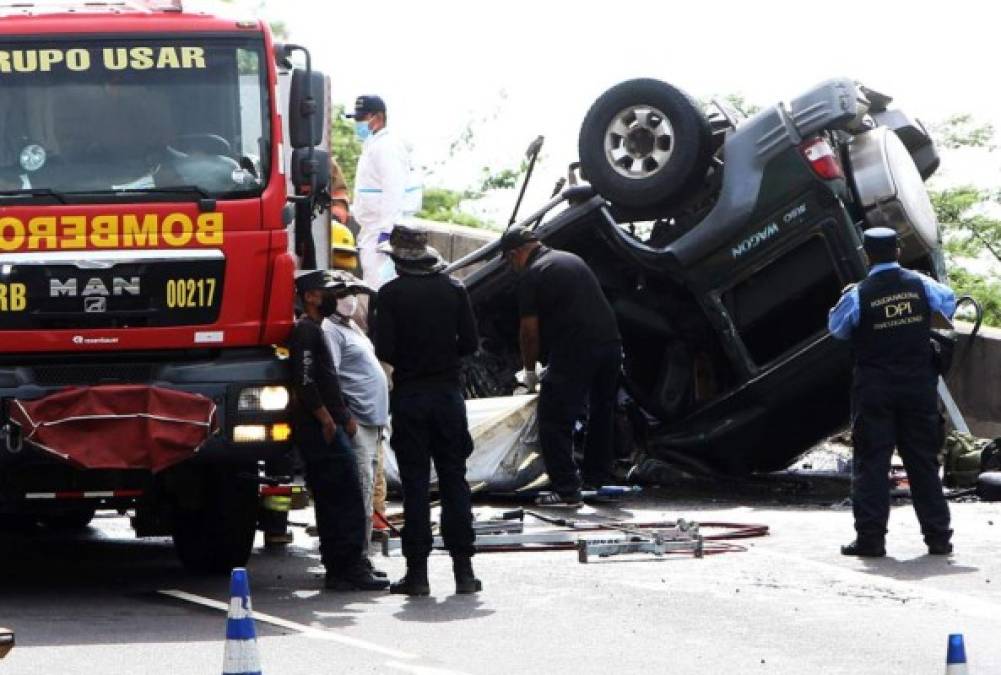 Por el fuerte impacto los tripulantes del carro perdieran la vida instantáneamente.