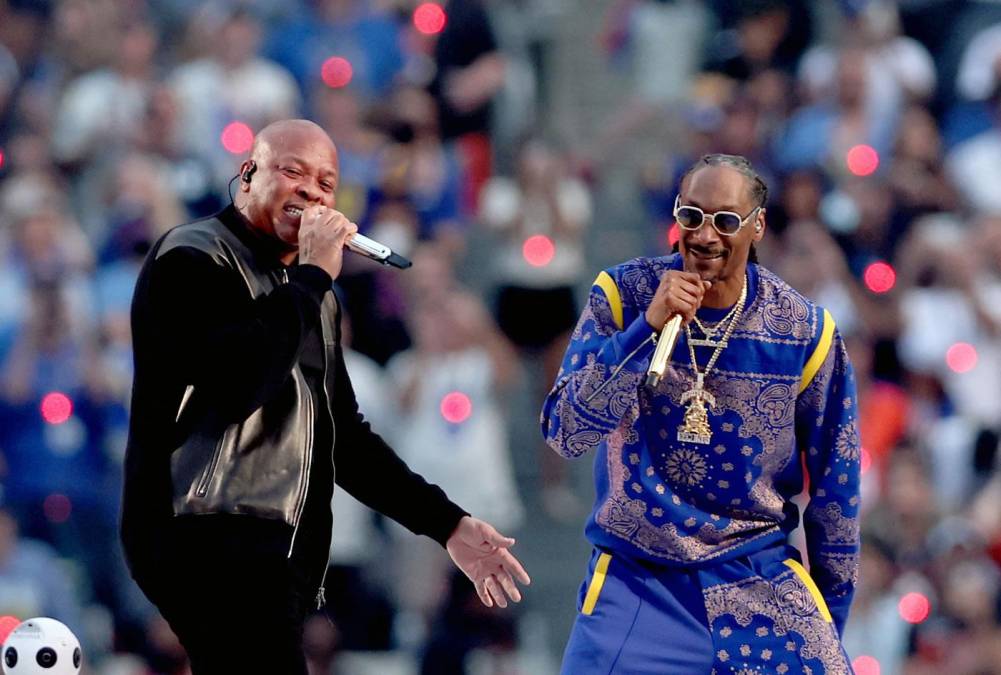 Dr. Dre dio el pistoletazo de salida al concierto con el clásico “The Next Episode” junto a Snoop Dogg.