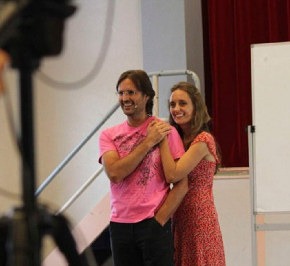 Miller creó el movimiento 'Divine Truth' (verdad divina) junto a su nueva esposa Mary Luck, quien asegura es la reencarnación de María Magdalena, el personaje bíblico que era una ferviente seguidora de Jesús.