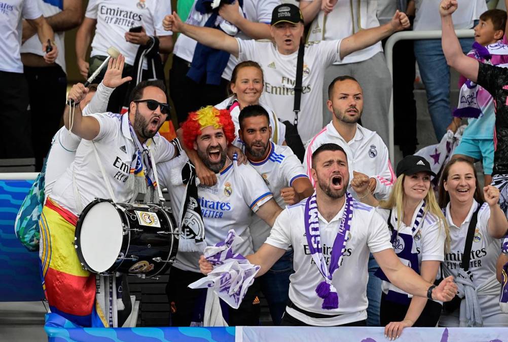 Los aficionados del Real Madrid montaron una fiesta en Finlandia.