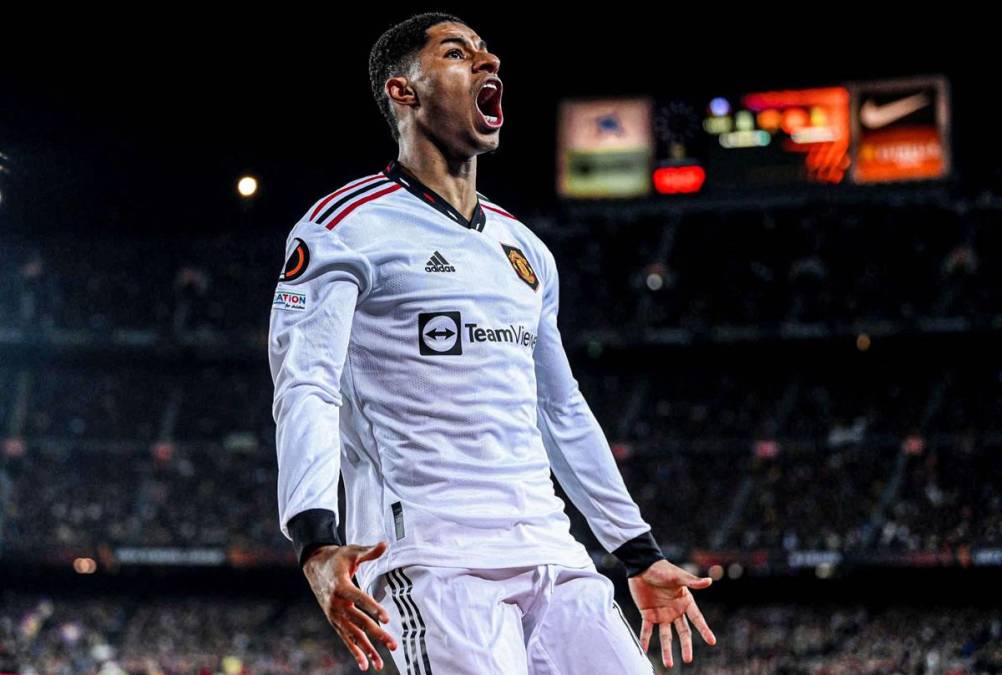 Marcus Rashford celebrando el segundo gol del Manchester United contra el Barcelona.