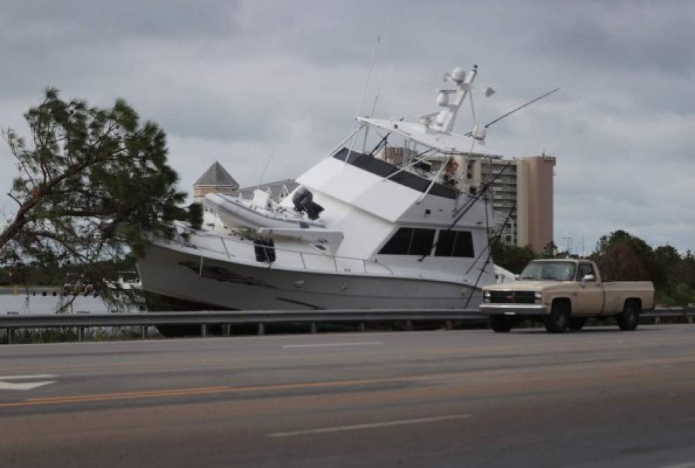 En buena parte de la región afectada, desde Misisipi a Florida, las autoridades habían emitido órdenes de evacuación de las áreas más próximas a la costa, y se abrieron albergues para alojar a los damnificados.