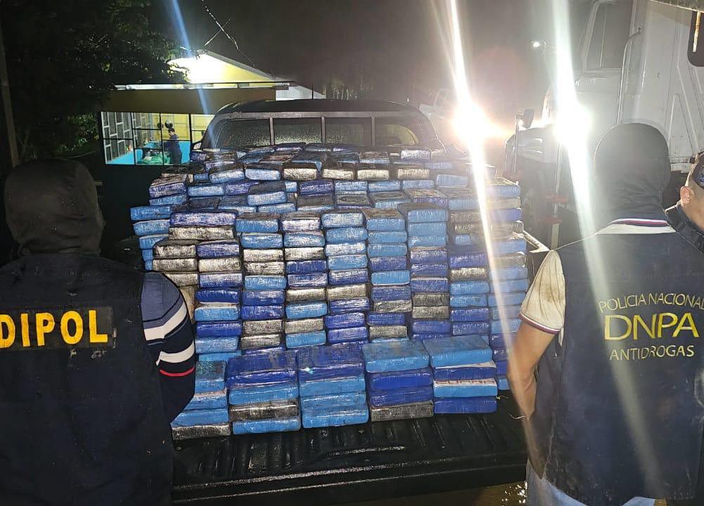 Hondureño llevaba 1,698 kilos de cocaína en su carro en medio de las lluvias en Colón
