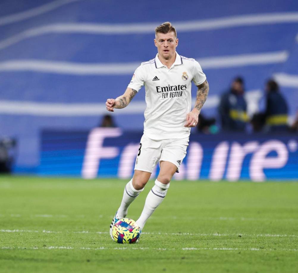 Toni Kroos regresa a la convocatoria del Real Madrid y sería titular ante el Chelsea luego del descanso de un partido en la Liga ante el Cádiz. El alemán será uno de los líderes en la mediacancha.